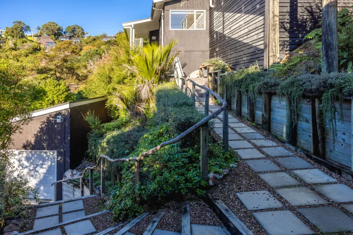 Miro Ridge Stairs leading to entrance