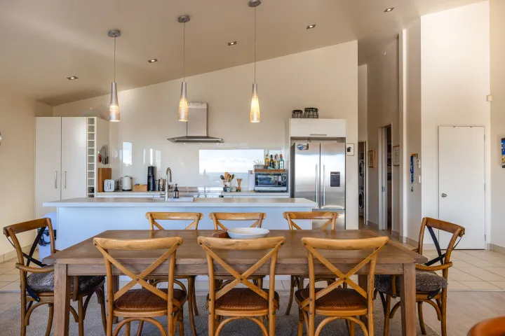 Miro Ridge dining area for the whole family