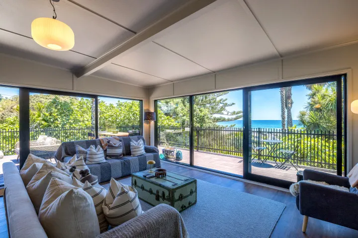 Moana Beach House Living area