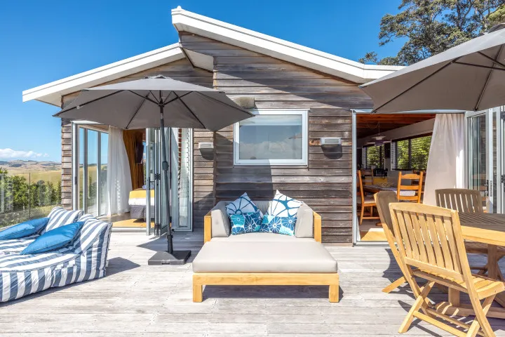 Outdoor seating at Ocean Belle Onetangi v2