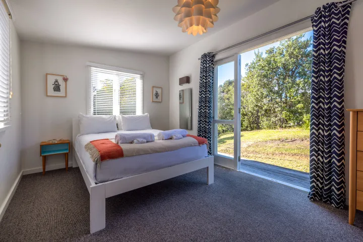 Pacific Views Bedroom 2 with queen bed