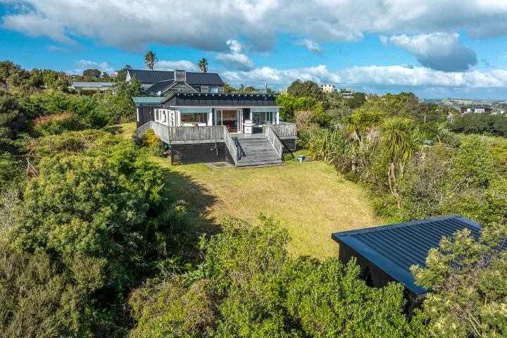 Pacific Views Exterior 1