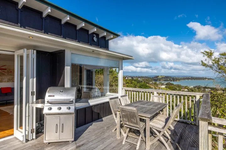 Pacific Views Sun deck with BBQ facilities