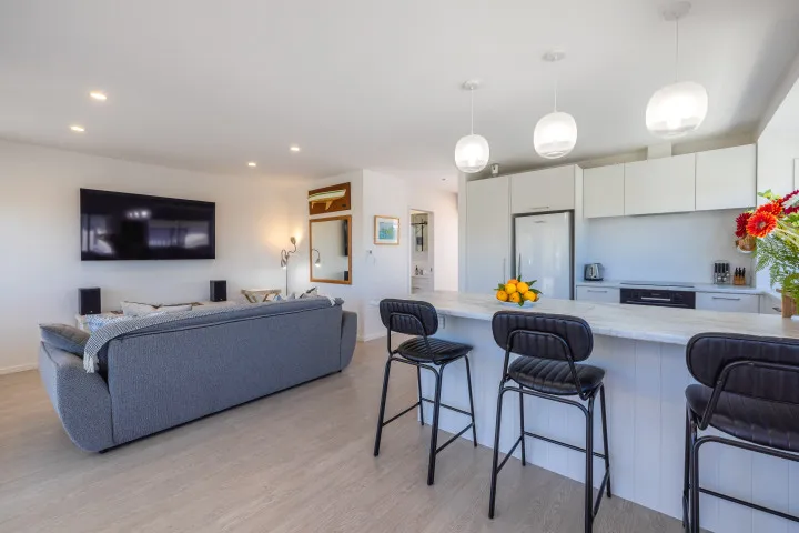 Ridge Cottage Open plan lounge and kitchen area