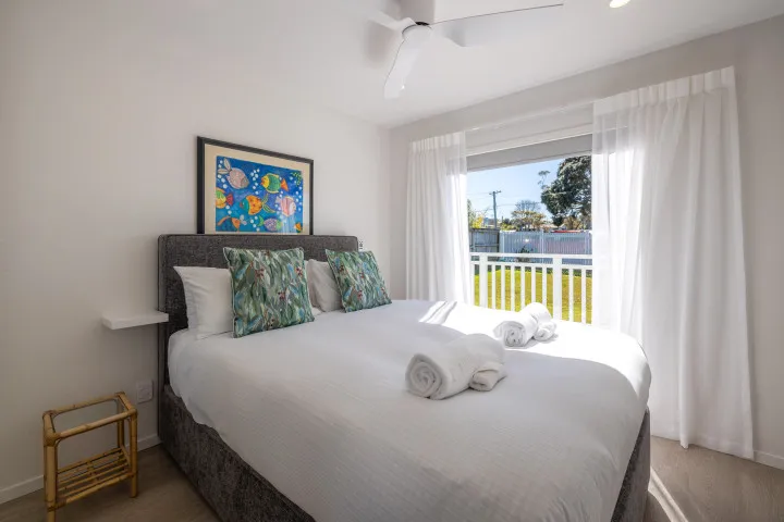 Ridge Cottage Queen Bedroom 1