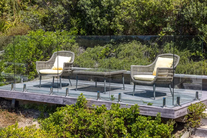 Sheltered outdoor seating at Ocean Belle Onetangi v2