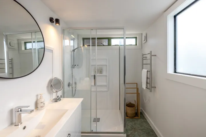 Spinnaker Watch Family Bathroom 3