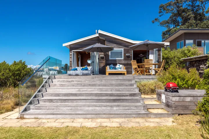 Staircase to garden Ocean Belle Onetangi v2