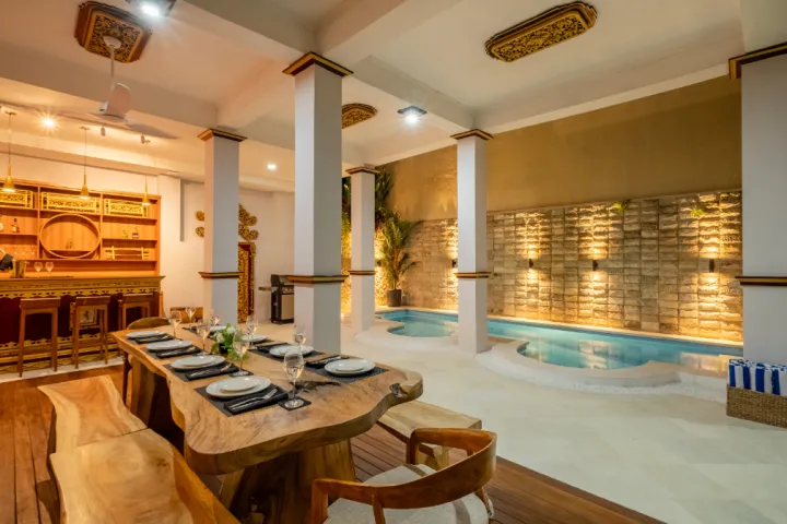 Swarna Mandapa Night time dining and bar area