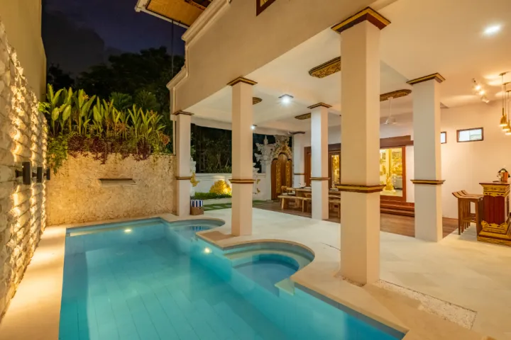 Swarna Mandapa Night time pool lighting