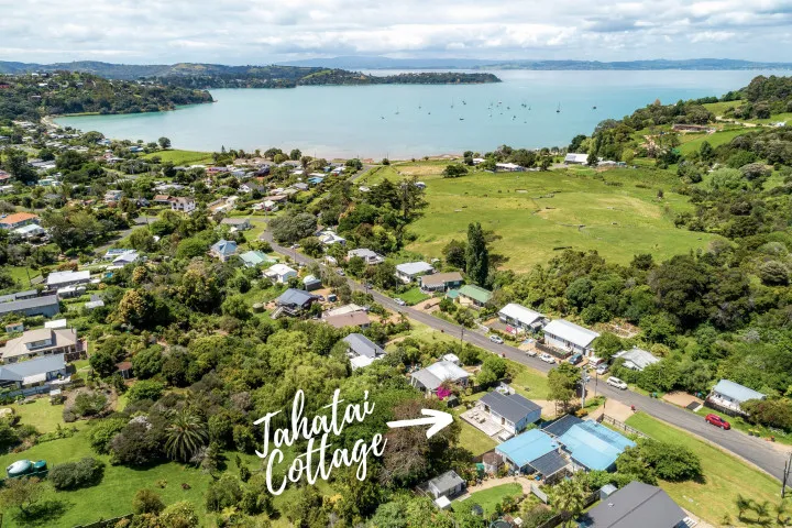 Tahatai Cottage
