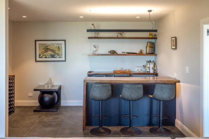 The Keep at Woodside Bay Bar area for entertaining