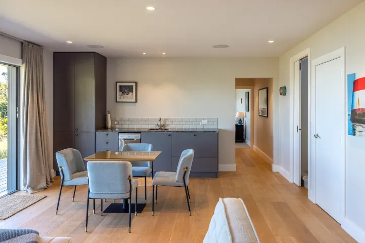 The Keep at Woodside Bay Indoor dining and ktichenette