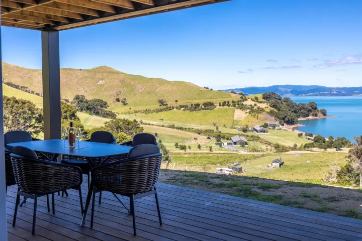 The Keep at Woodside Bay Outdoor dining area for 4 guests