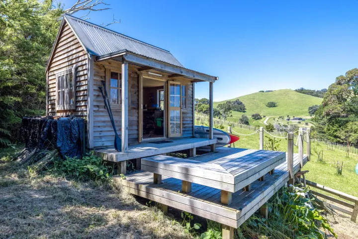 The Keep at Woodside Bay Rosies Hut
