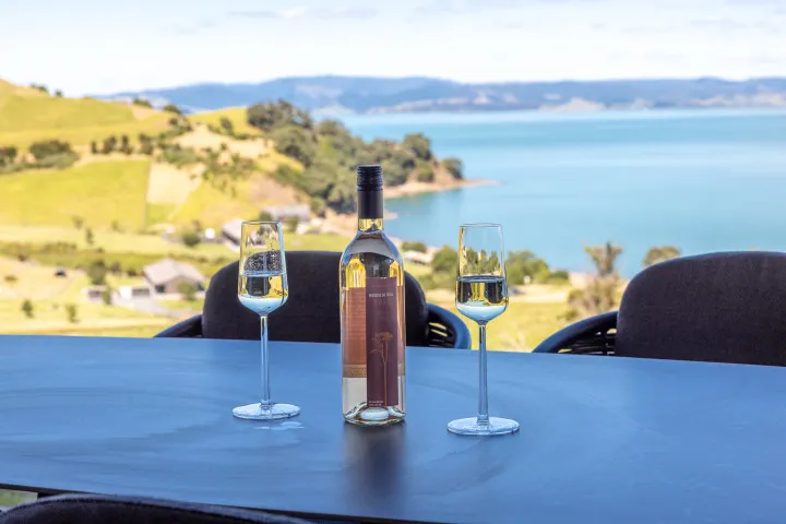 The Keep at Woodside Bay enjoy drinks on the deck in total privacy