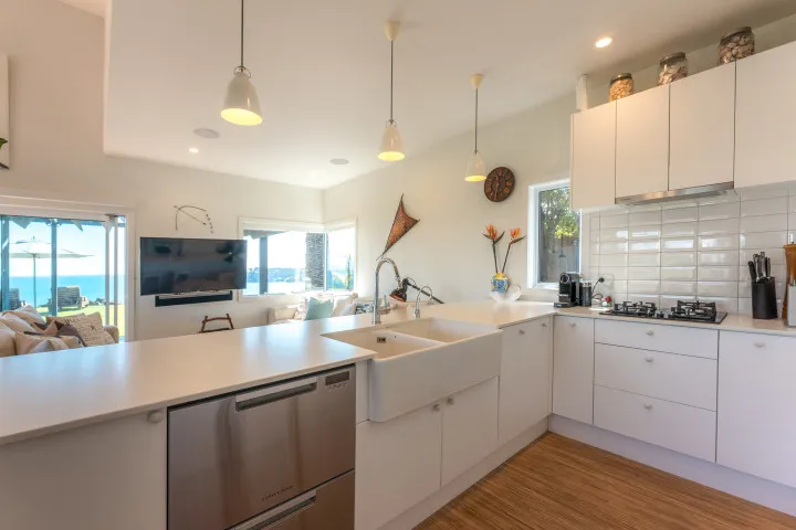 The Point Onetangi Full kitchen v2