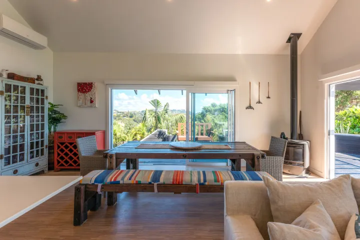 The Point Onetangi Open Plan dining area v2