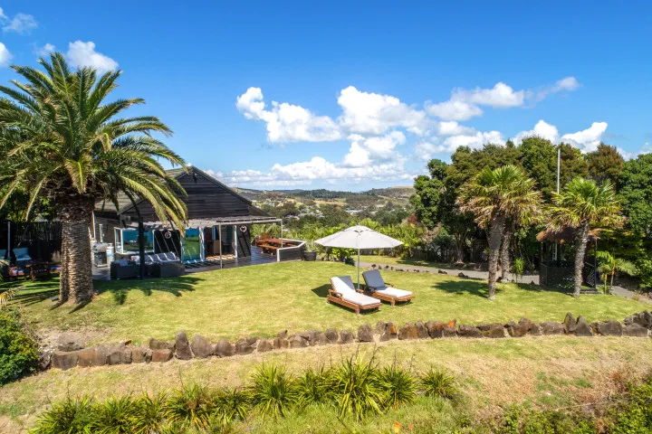 The Point Onetangi garden and front of property v2
