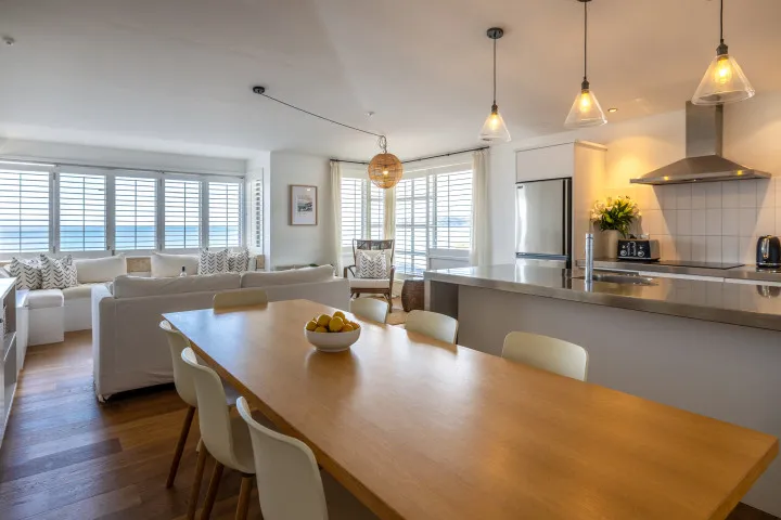 The Residence On The Beach at The Sands Dining Area