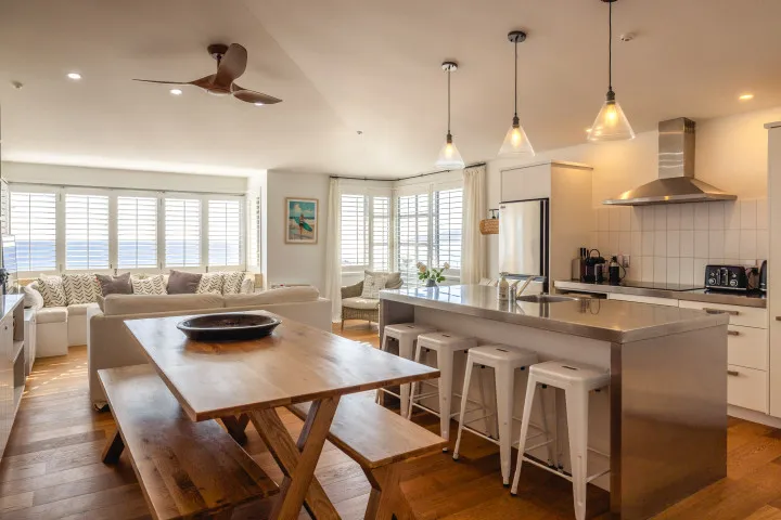 The Residence On The Beach at The Sands Kitchen and dining area
