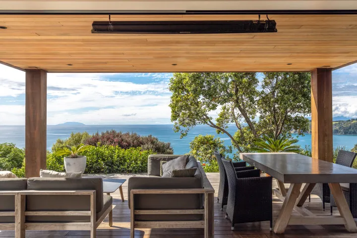 Tidewatch Onetangi Covered Deck Lounge and Dining
