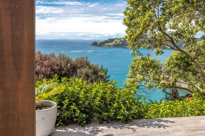 Tidewatch Onetangi Deck View to Headland and Sea