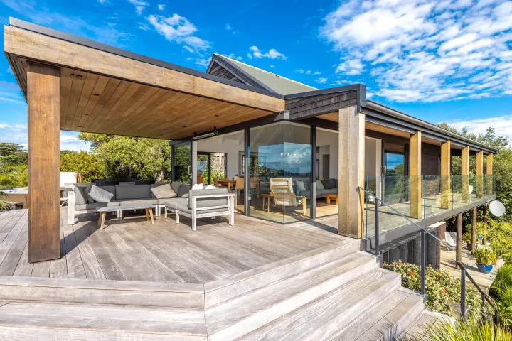 Tidewatch Onetangi Exterior Deck and Covered Outdoor Living v2