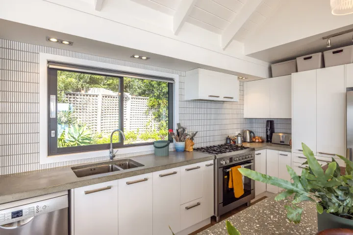 Tidewatch Onetangi Kitchen