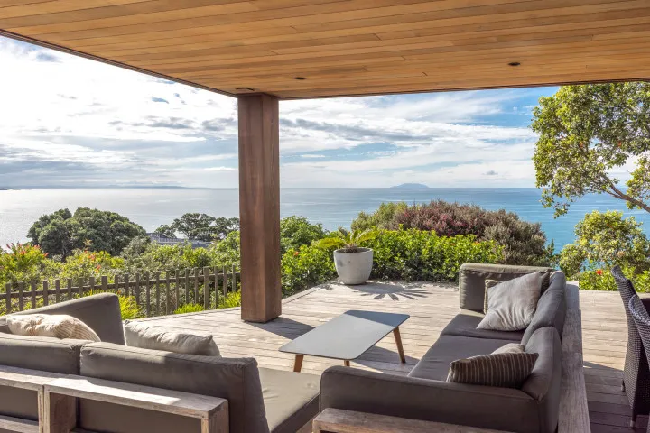 Tidewatch Onetangi Outdoor Lounge and Sea View