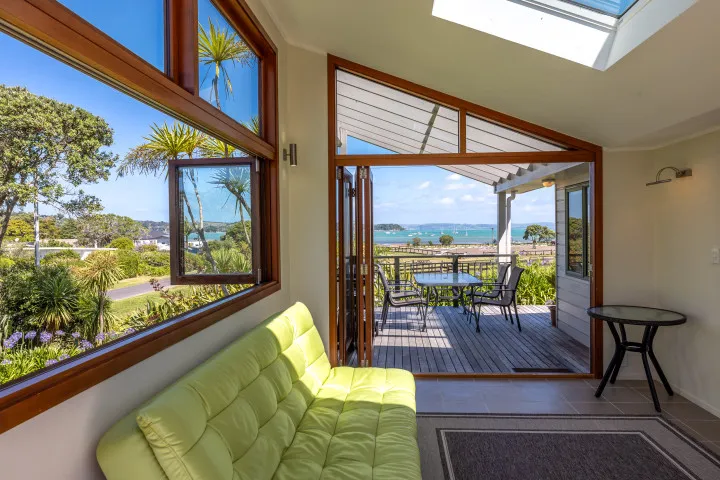 Tikirau Bay Views Sun room v2
