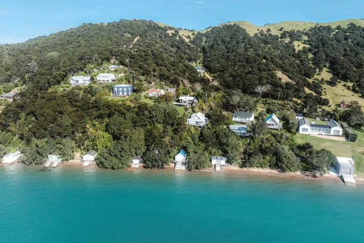 View of the houses along the bay The Boat House at Arran Bay
