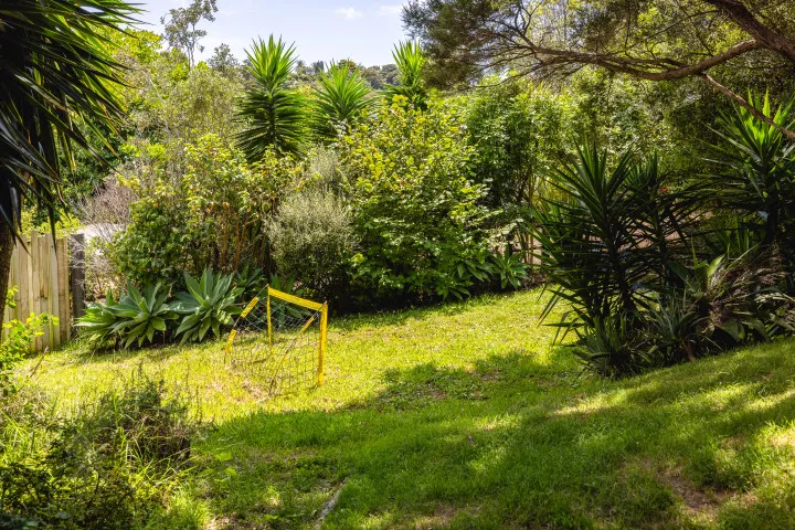 Villa De La Isla Play area and lawn