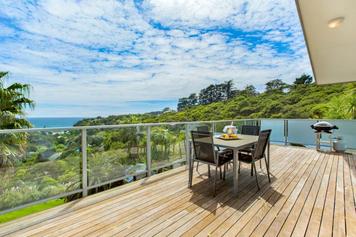 Enjoy Waiheke kiwi summer with outdoor deck and family BBQ area