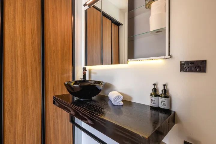 Wharetana Bay Villa Master bathroom v2