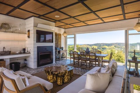 Waiheke Unlimited on Instagram: Nothing says homely luxury quite like Kōtuku Lodge. The perfect setting for a family gathering, a getaway with friend...
